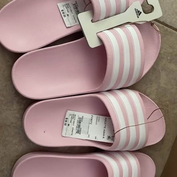 BRAND NEW girl youth adidas adilette aqua slides slippers sandals size 1Y & 2Y - Picture 5 of 5